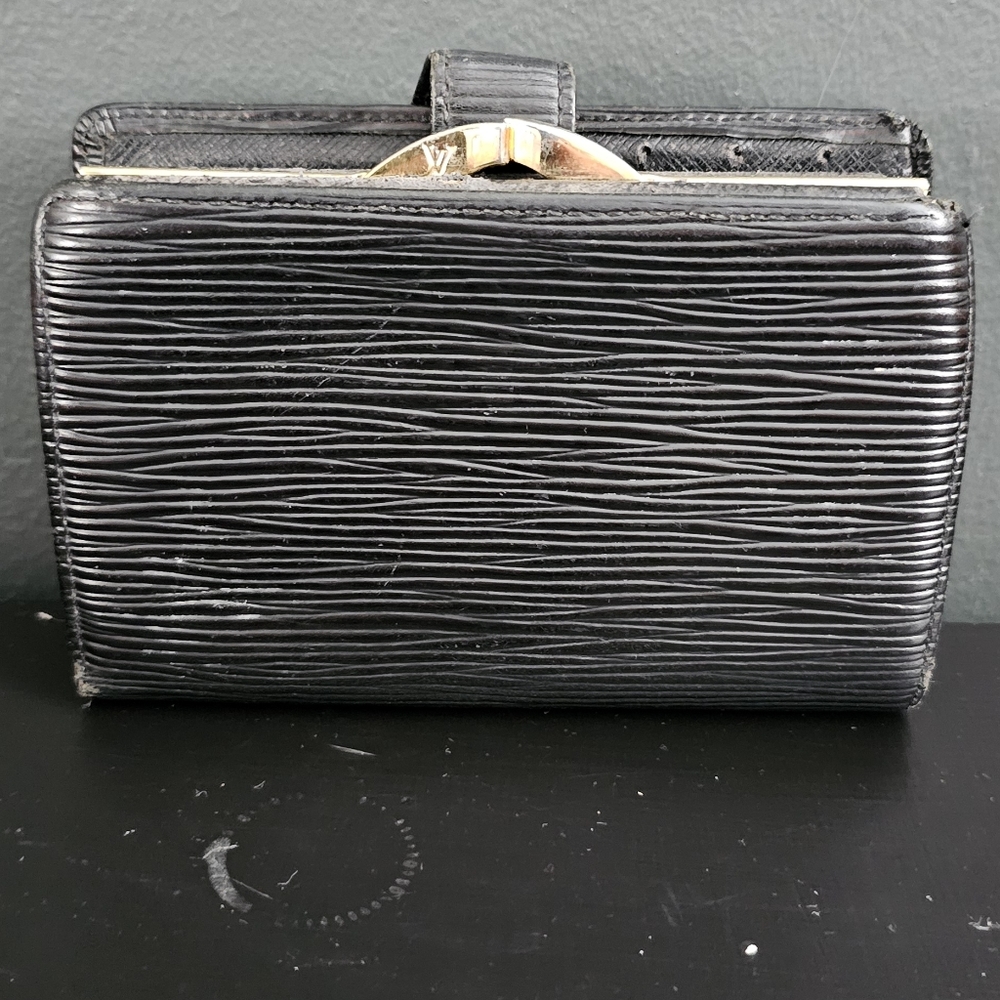 Louis Vuitton Black Epi Porte Monnaie Billets Viennois Kiss Lock Wallet